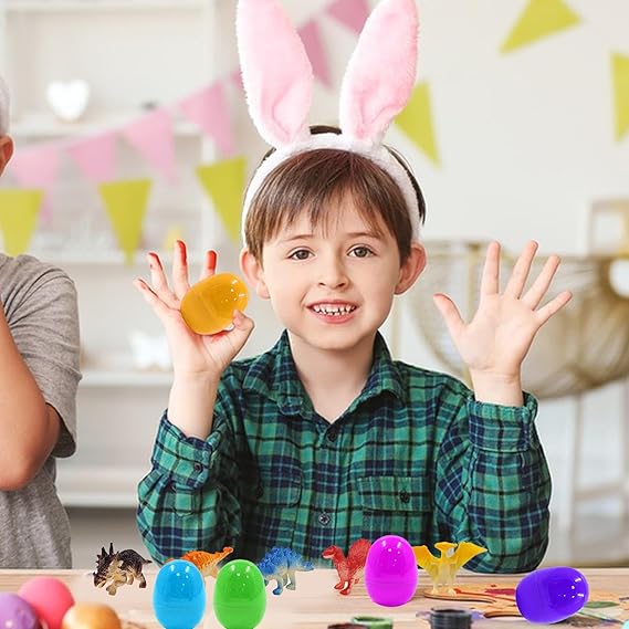 Ovos de Páscoa com brinquedos para caça aos ovos